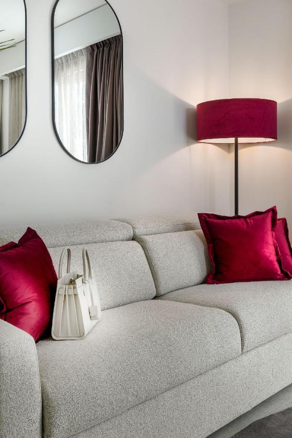 We Me Suite Hotel Riccione Bagian luar foto