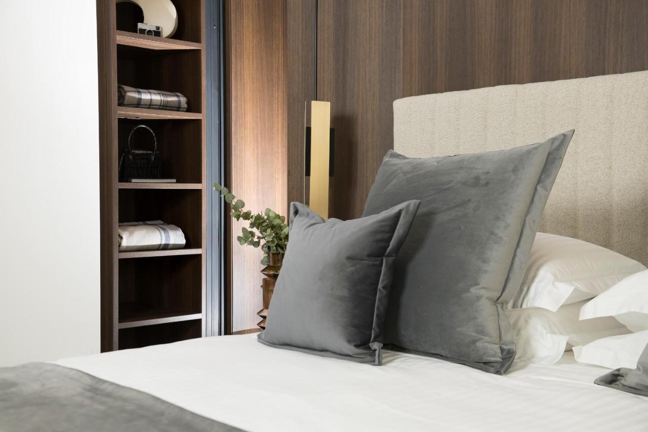 We Me Suite Hotel Riccione Bagian luar foto