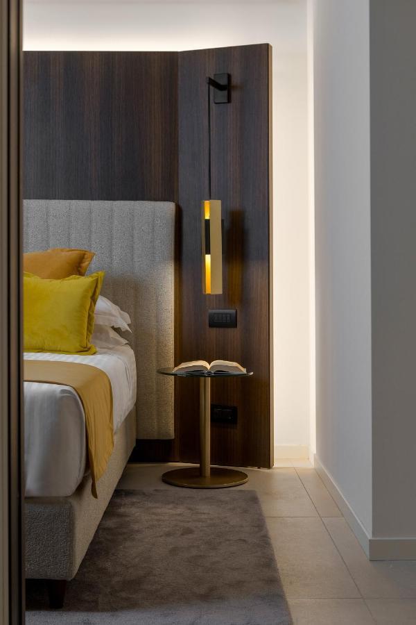 We Me Suite Hotel Riccione Bagian luar foto