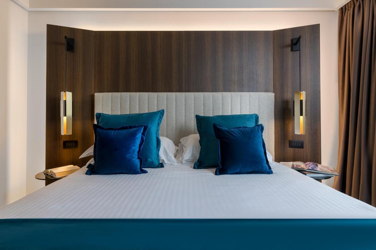 We Me Suite Hotel Riccione Bagian luar foto